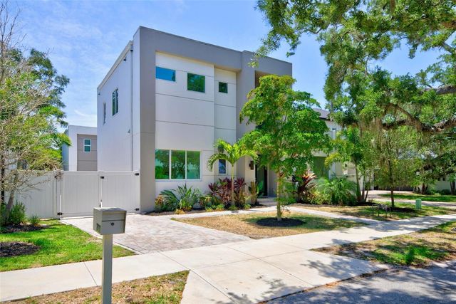 2430 FLOYD STREET, Sarasota, FL 34239