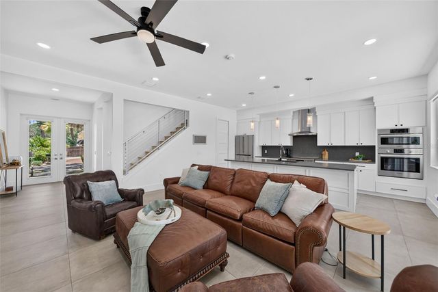 2430 FLOYD STREET, Sarasota, FL 34239
