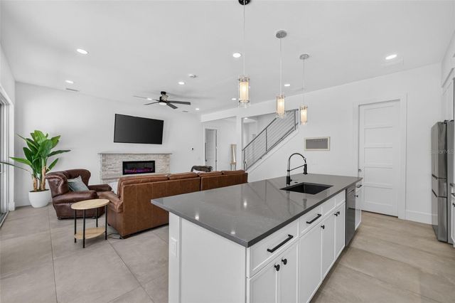 2430 FLOYD STREET, Sarasota, FL 34239