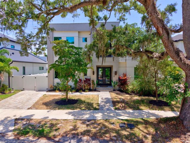 2430 FLOYD STREET, Sarasota, FL 34239