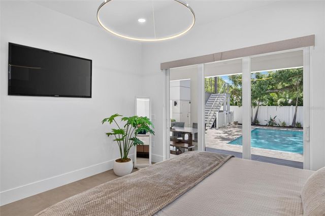 2430 FLOYD STREET, Sarasota, FL 34239