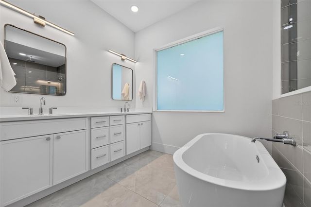 2430 FLOYD STREET, Sarasota, FL 34239
