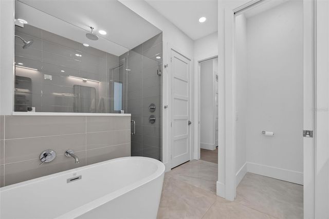 2430 FLOYD STREET, Sarasota, FL 34239