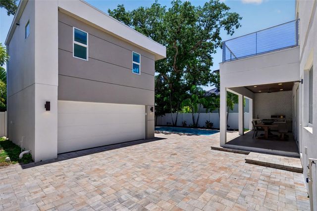 2430 FLOYD STREET, Sarasota, FL 34239