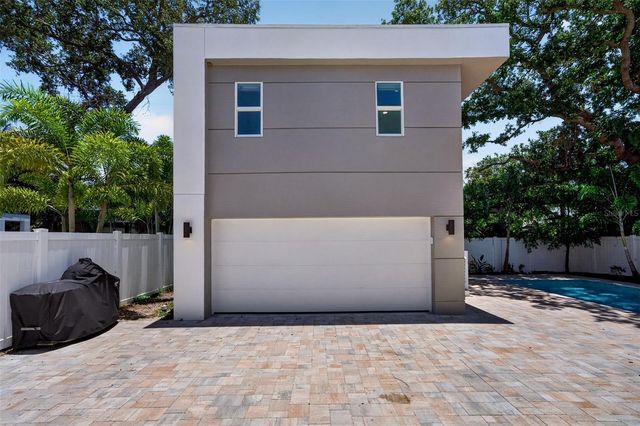 2430 FLOYD STREET, Sarasota, FL 34239