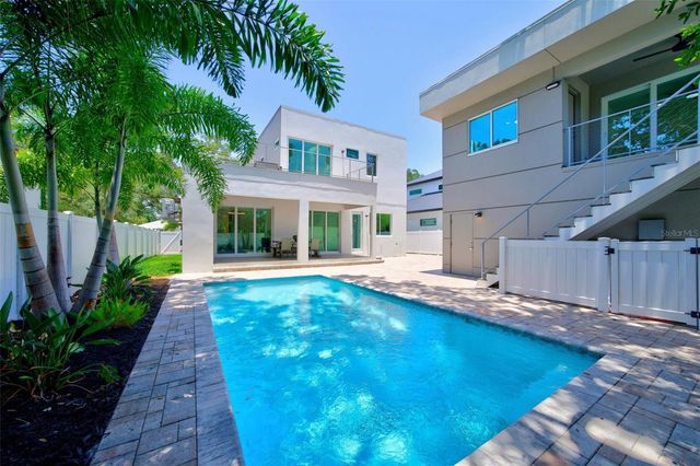 2430 FLOYD STREET, Sarasota, FL 34239