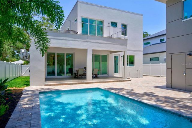 2430 FLOYD STREET, Sarasota, FL 34239