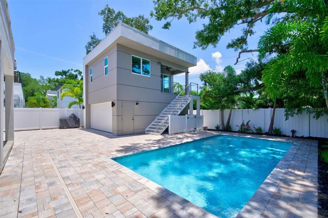 2430 FLOYD STREET, Sarasota, FL 34239
