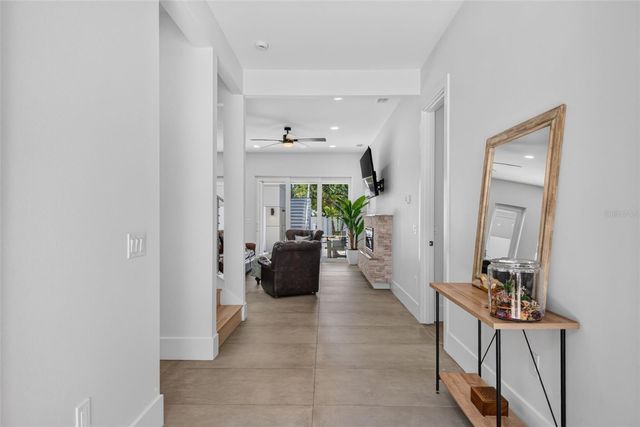 2430 FLOYD STREET, Sarasota, FL 34239