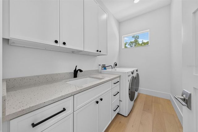 2430 FLOYD STREET, Sarasota, FL 34239