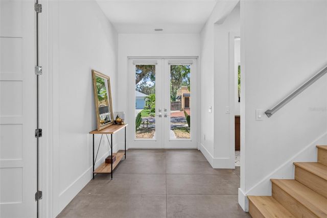2430 FLOYD STREET, Sarasota, FL 34239