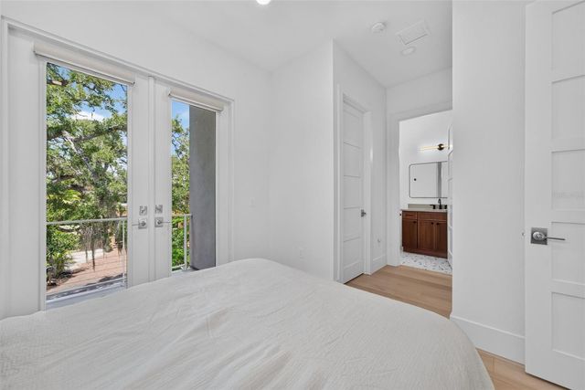 2430 FLOYD STREET, Sarasota, FL 34239