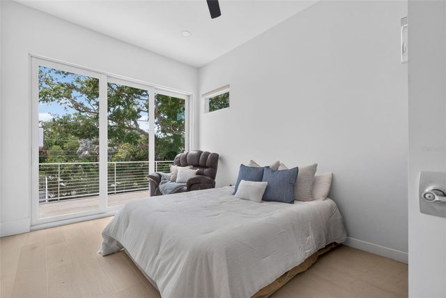 2430 FLOYD STREET, Sarasota, FL 34239