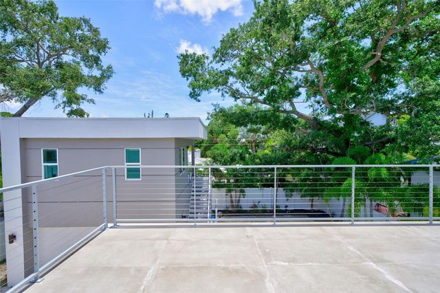 2430 FLOYD STREET, Sarasota, FL 34239