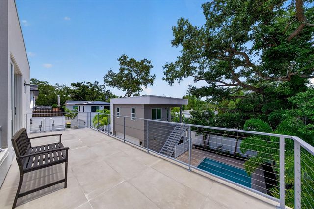 2430 FLOYD STREET, Sarasota, FL 34239