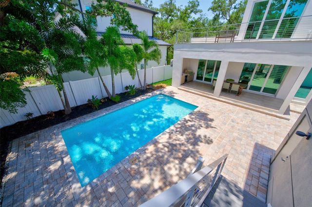 2430 FLOYD STREET, Sarasota, FL 34239