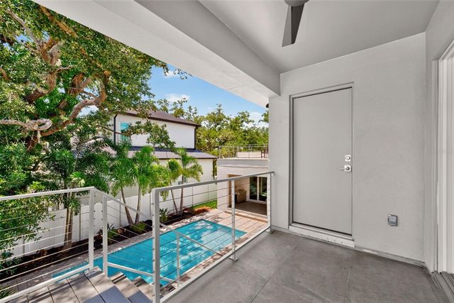 2430 FLOYD STREET, Sarasota, FL 34239