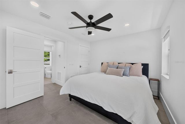2430 FLOYD STREET, Sarasota, FL 34239