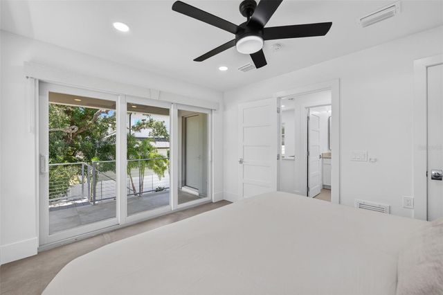 2430 FLOYD STREET, Sarasota, FL 34239
