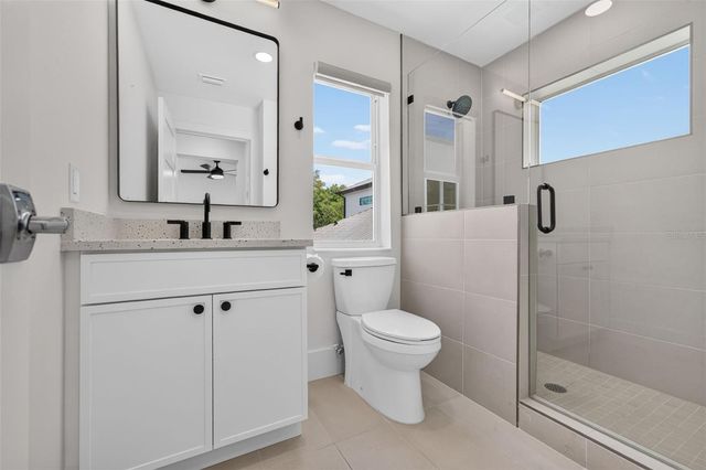 2430 FLOYD STREET, Sarasota, FL 34239