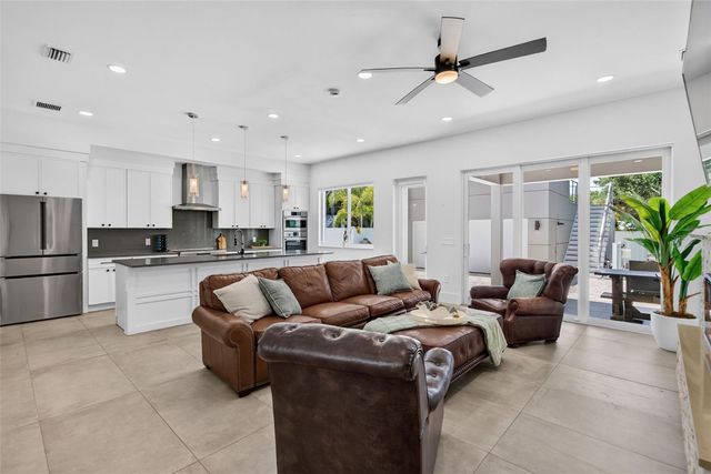 2430 FLOYD STREET, Sarasota, FL 34239