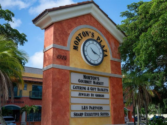 2430 FLOYD STREET, Sarasota, FL 34239