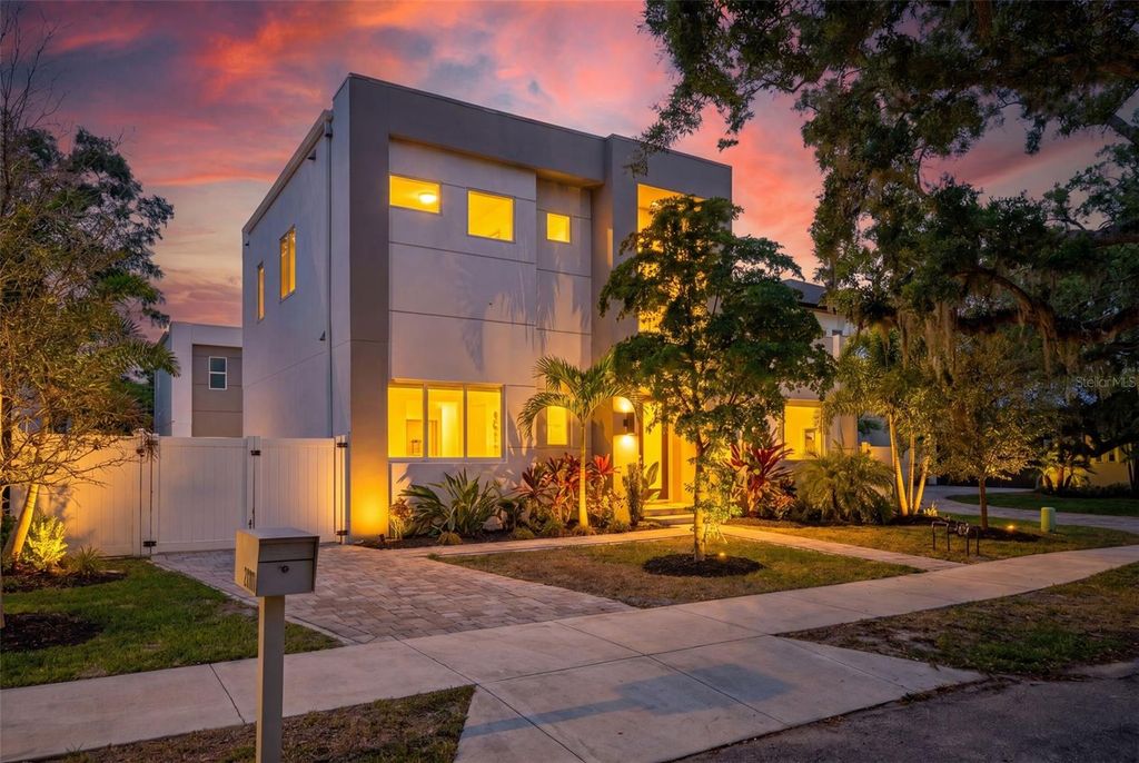 2430 FLOYD STREET, Sarasota, FL 34239