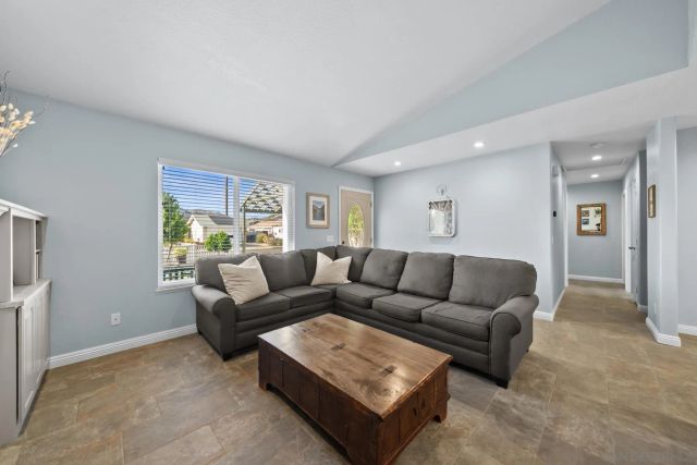 9693 Follett Drive, Santee, CA 92071