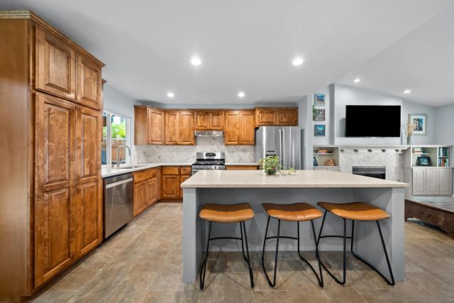 9693 Follett Drive, Santee, CA 92071