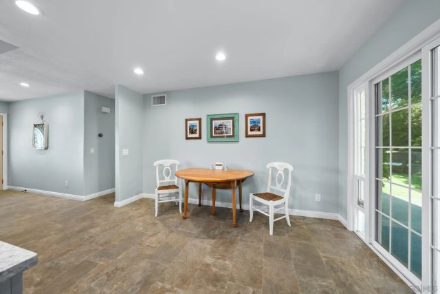 9693 Follett Drive, Santee, CA 92071