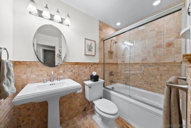 9693 Follett Drive, Santee, CA 92071