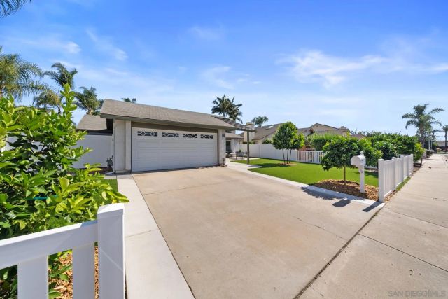9693 Follett Drive, Santee, CA 92071