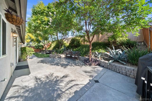 9693 Follett Drive, Santee, CA 92071
