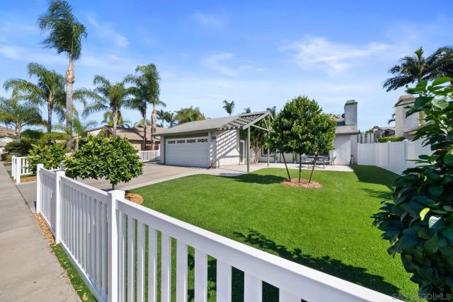 9693 Follett Drive, Santee, CA 92071