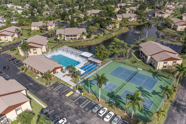 313 Pine Ridge Circle C-2, Greenacres, FL 33463