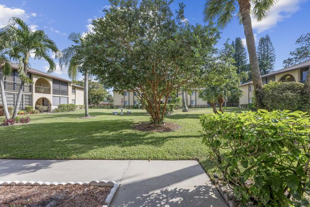 313 Pine Ridge Circle C-2, Greenacres, FL 33463