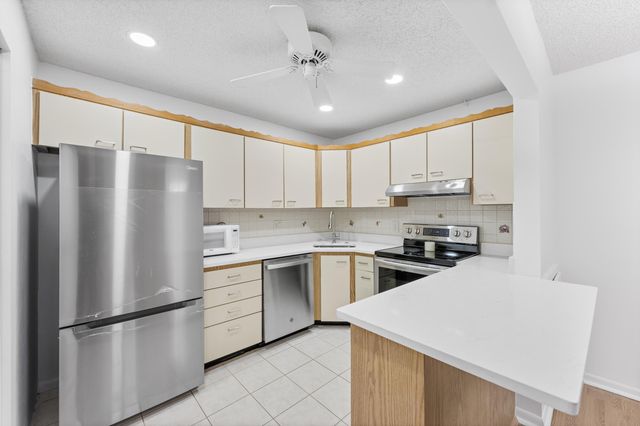 313 Pine Ridge Circle C-2, Greenacres, FL 33463