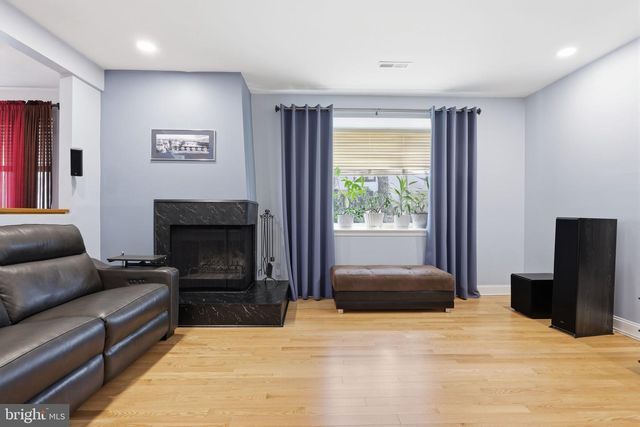 2125 WEYBRIDGE CMNS, Holland, PA 18966