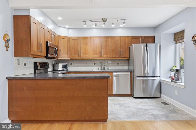 2125 WEYBRIDGE CMNS, Holland, PA 18966