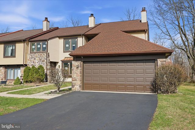 2125 WEYBRIDGE CMNS, Holland, PA 18966