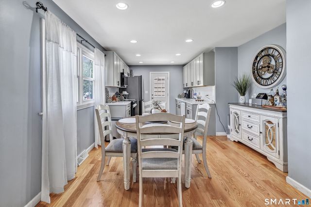 10 Nacca Road, West Haven, CT 06516