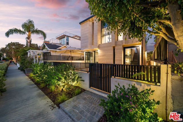 442 Sherman Canal, Venice (los Angeles), CA 90291