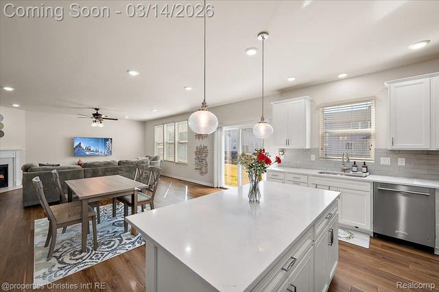 49499 Hummel Drive, Macomb Township, MI 48044