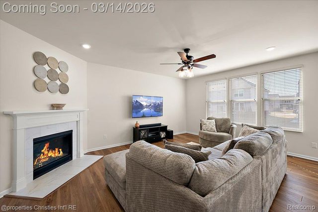 49499 Hummel Drive, Macomb Township, MI 48044