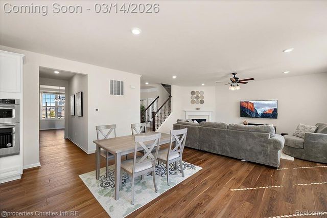 49499 Hummel Drive, Macomb Township, MI 48044