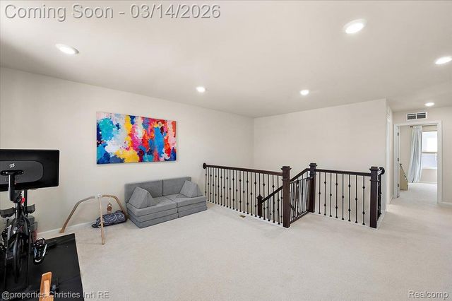 49499 Hummel Drive, Macomb Township, MI 48044