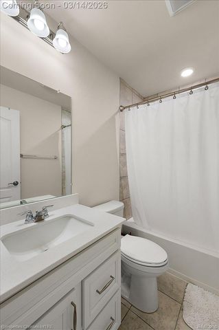 49499 Hummel Drive, Macomb Township, MI 48044