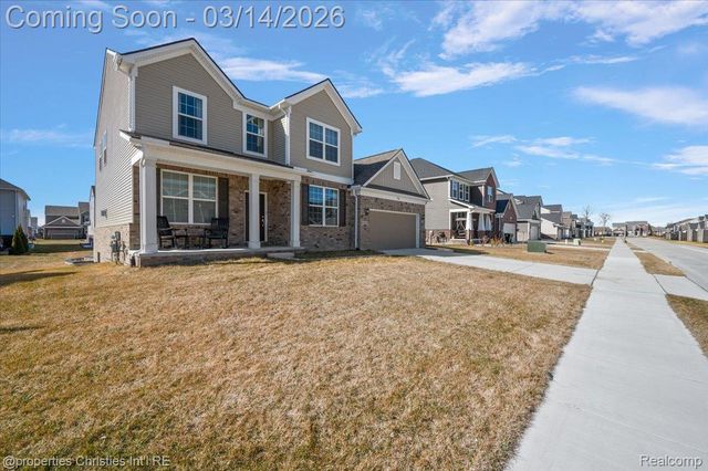 49499 Hummel Drive, Macomb Township, MI 48044