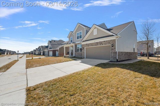 49499 Hummel Drive, Macomb Township, MI 48044