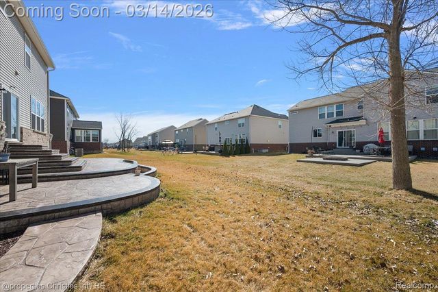 49499 Hummel Drive, Macomb Township, MI 48044